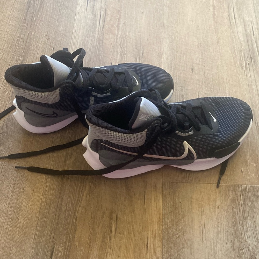 Nike Renew boys basketball shoes